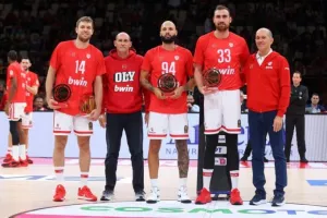 Βράβευσε τους Βεζένκοφ, Mιλουτίνοφ και Φουρνιέ ο Ολυμπιακός