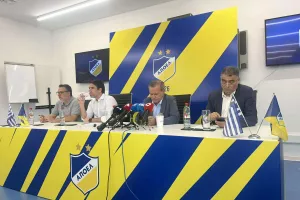 F8/Όχι ονόματα