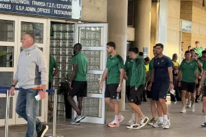 (Φώτος kerkida) Η άφιξη του Ολυμπιακού 