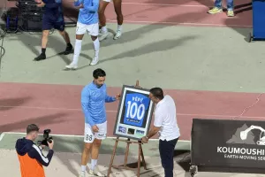 (Φώτος Kerkida) Τίμησε... Πέπε 