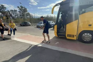 (Φώτος-βίντεο Kerkida) Η άφιξη της ΑΕΛ στην Περιστερώνα