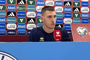 " Όποιος είναι εδώ πρέπει να θέλει να παίξει και να βοηθήσει"