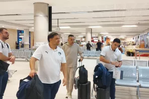 (Φώτος Kerkida) Πάφος/Πέταξε για Almaty