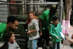 (Φώτος Kerkida) ''Επίθεση'' αγάπης από τους Ομονοιάτες