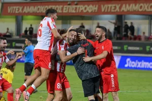 Κόσμος, παίκτες, παράγοντες...