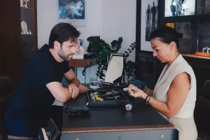 H...επίσκεψη Γκολντάρ