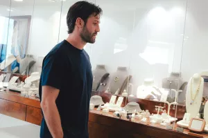 H...επίσκεψη Γκολντάρ