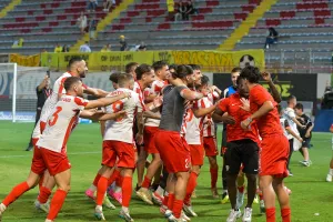 Κόσμος, παίκτες, παράγοντες...