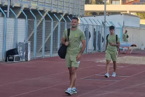 (Φώτος kerkida) Η άφιξη της ΑΕΚ