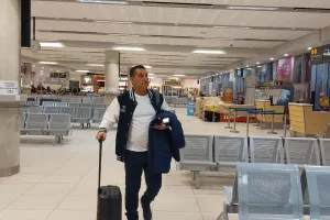 (Φώτος Kerkida) Πάφος/Πέταξε για Almaty