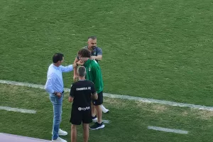Γνωριμία... από ΑΕΛ