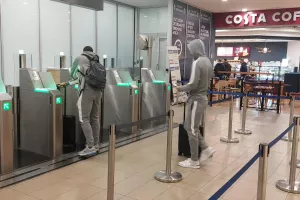 (Φώτος kerkida) Στο αεροδρόμιο η αποστολή της Πάφος FC