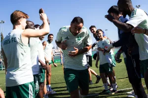 Tα συγχαρητήρια στους διεθνείς