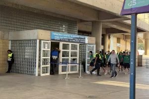 (Φώτος kerkida) Η άφιξη του Ολυμπιακού 