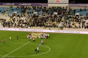 Η απονομή στην ΑΕΚ... και πανηγυρισμοί! (ΒΙΝΤΕΟ Kerkida/Φώτος)