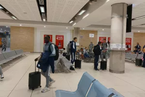 (Φώτος Kerkida) Πάφος/Πέταξε για Almaty