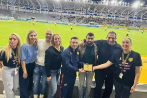 Πλακέτα για την πολύτιμη συνεργασία