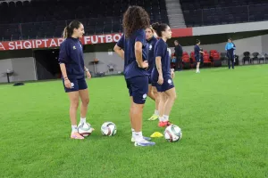 (Φώτος) Προπόνηση στο "Arena Kombëtare"
