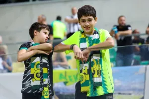 ΦΩΤΟΡΕΠΟΡΤΑΖ (κερκίδες) από το ΑΕΚ-AZ Alkmaar