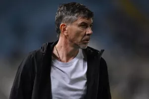 ΑΠΟΕΛ-Ολυμπιακός: Γαλαζοκίτρινη...ΕΠΙΣΤΡΟΦΗ στο φινάλε και "Χ"! (φώτος)