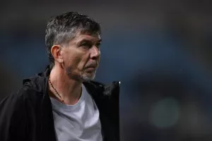 ΑΠΟΕΛ-Ολυμπιακός: Γαλαζοκίτρινη...ΕΠΙΣΤΡΟΦΗ στο φινάλε και "Χ"! (φώτος)