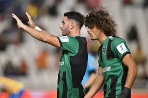 ΑΠΟΕΛ-Ολυμπιακός: Γαλαζοκίτρινη...ΕΠΙΣΤΡΟΦΗ στο φινάλε και "Χ"! (φώτος)