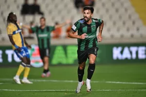 ΑΠΟΕΛ-Ολυμπιακός: Γαλαζοκίτρινη...ΕΠΙΣΤΡΟΦΗ στο φινάλε και "Χ"! (φώτος)