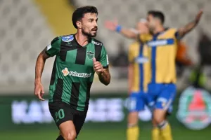 ΑΠΟΕΛ-Ολυμπιακός: Γαλαζοκίτρινη...ΕΠΙΣΤΡΟΦΗ στο φινάλε και "Χ"! (φώτος)