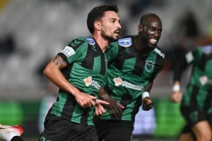 ΑΠΟΕΛ-Ολυμπιακός: Γαλαζοκίτρινη...ΕΠΙΣΤΡΟΦΗ στο φινάλε και "Χ"! (φώτος)