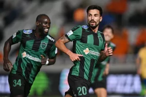 ΑΠΟΕΛ-Ολυμπιακός: Γαλαζοκίτρινη...ΕΠΙΣΤΡΟΦΗ στο φινάλε και "Χ"! (φώτος)