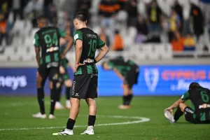 ΑΠΟΕΛ-Ολυμπιακός: Γαλαζοκίτρινη...ΕΠΙΣΤΡΟΦΗ στο φινάλε και "Χ"! (φώτος)