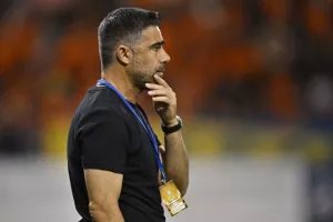 Ομόνοια Αραδίππου-ΑΠΟΕΛ: 4η σερί νίκη με τεσσάρα (φώτος)