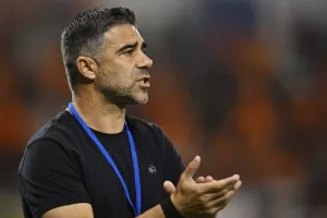 Ομόνοια Αραδίππου-ΑΠΟΕΛ: 4η σερί νίκη με τεσσάρα (φώτος)