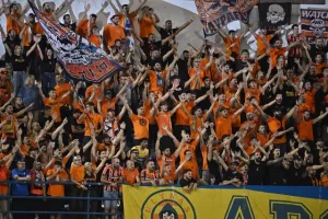 Ομόνοια Αραδίππου-ΑΠΟΕΛ: 4η σερί νίκη με τεσσάρα (φώτος)