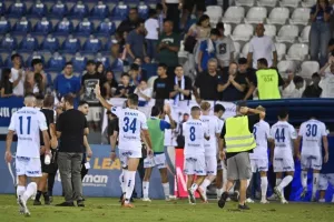 Ομόνοια Αραδίππου-ΑΠΟΕΛ: 4η σερί νίκη με τεσσάρα (φώτος)