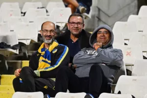 ΑΠΟΕΛ-Ολυμπιακός: Γαλαζοκίτρινη...ΕΠΙΣΤΡΟΦΗ στο φινάλε και "Χ"! (φώτος)
