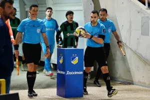 ΑΠΟΕΛ-Ολυμπιακός: Γαλαζοκίτρινη...ΕΠΙΣΤΡΟΦΗ στο φινάλε και "Χ"! (φώτος)