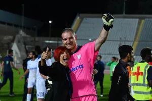 Αγκαλιά... ΝΙΚΗΣ!