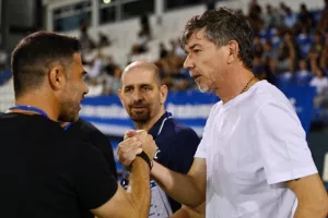 Ομόνοια Αραδίππου-ΑΠΟΕΛ: 4η σερί νίκη με τεσσάρα (φώτος)