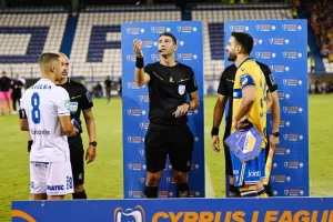 Ομόνοια Αραδίππου-ΑΠΟΕΛ: 4η σερί νίκη με τεσσάρα (φώτος)