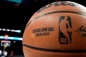 Τα αποτελέσματα του NBA: Πρώτη ήττα για τους Μπακς, μεγάλο διπλό των Λέικερς