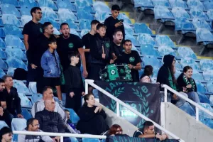 ΑΠΟΕΛ-Ολυμπιακός: Γαλαζοκίτρινη...ΕΠΙΣΤΡΟΦΗ στο φινάλε και "Χ"! (φώτος)