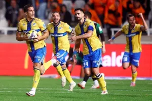 ΑΠΟΕΛ-Ολυμπιακός: Γαλαζοκίτρινη...ΕΠΙΣΤΡΟΦΗ στο φινάλε και "Χ"! (φώτος)