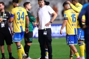 ΑΠΟΕΛ-Ολυμπιακός: Γαλαζοκίτρινη...ΕΠΙΣΤΡΟΦΗ στο φινάλε και "Χ"! (φώτος)