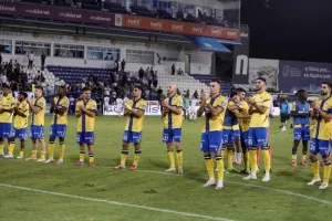 Ομόνοια Αραδίππου-ΑΠΟΕΛ: 4η σερί νίκη με τεσσάρα (φώτος)