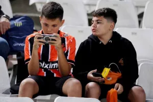 ΑΠΟΕΛ-Ολυμπιακός: Γαλαζοκίτρινη...ΕΠΙΣΤΡΟΦΗ στο φινάλε και "Χ"! (φώτος)