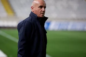 ΑΠΟΕΛ-Ολυμπιακός: Γαλαζοκίτρινη...ΕΠΙΣΤΡΟΦΗ στο φινάλε και "Χ"! (φώτος)