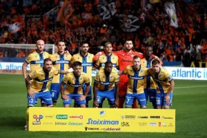 ΑΠΟΕΛ-Ολυμπιακός: Γαλαζοκίτρινη...ΕΠΙΣΤΡΟΦΗ στο φινάλε και "Χ"! (φώτος)