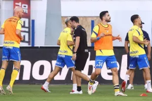 Ομόνοια Αραδίππου-ΑΠΟΕΛ: 4η σερί νίκη με τεσσάρα (φώτος)