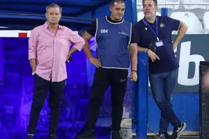 Ομόνοια Αραδίππου-ΑΠΟΕΛ: 4η σερί νίκη με τεσσάρα (φώτος)